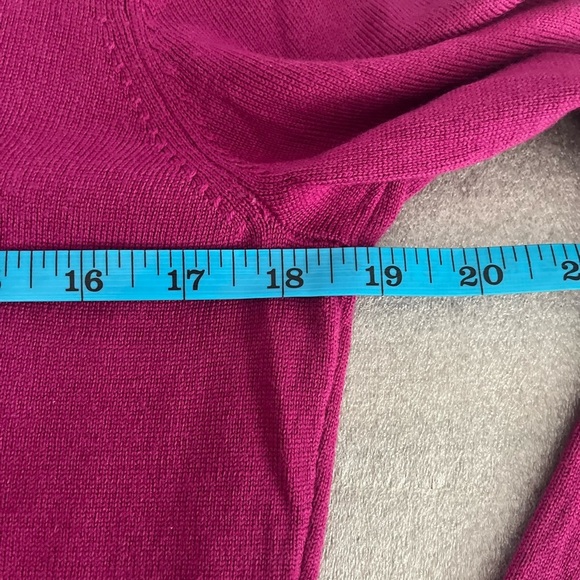 [US:L] Lord Taylor Dark Pink Extra Fine Merino Wool V Neck Sweater - Picture 5 of 7
